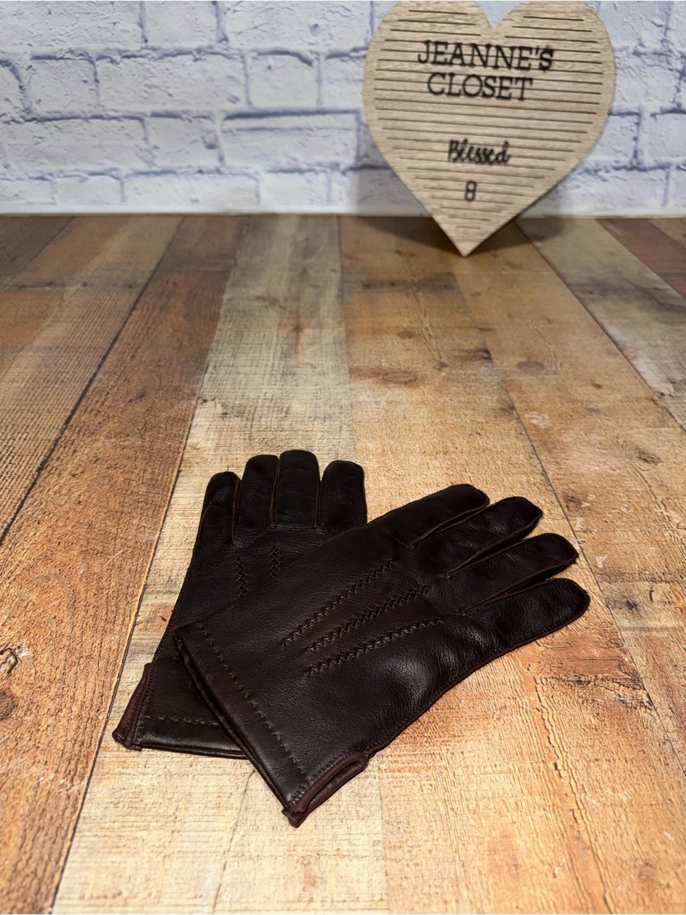 Men's Leather  Driving Gloves, Brown
Excellent pre owned condition